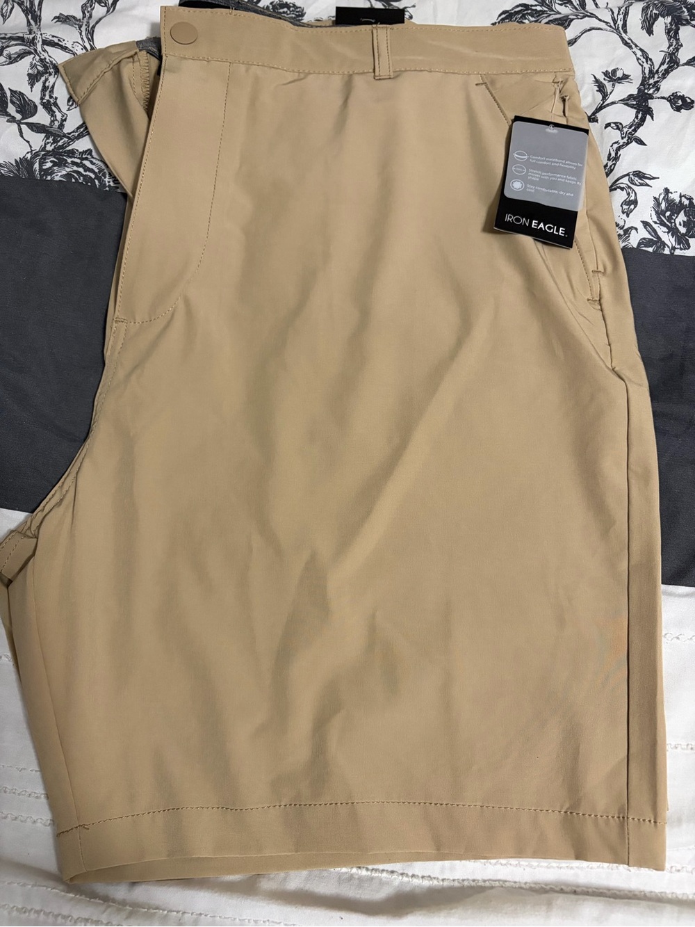 Men's Stretch Chino Shorts in Tan